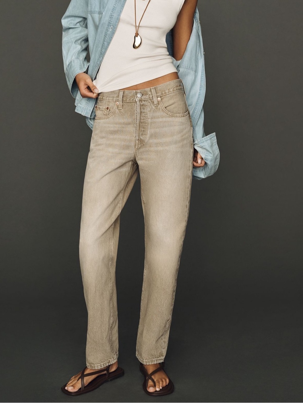 Levi's Straight Leg Jeans in Light Brown/Tan